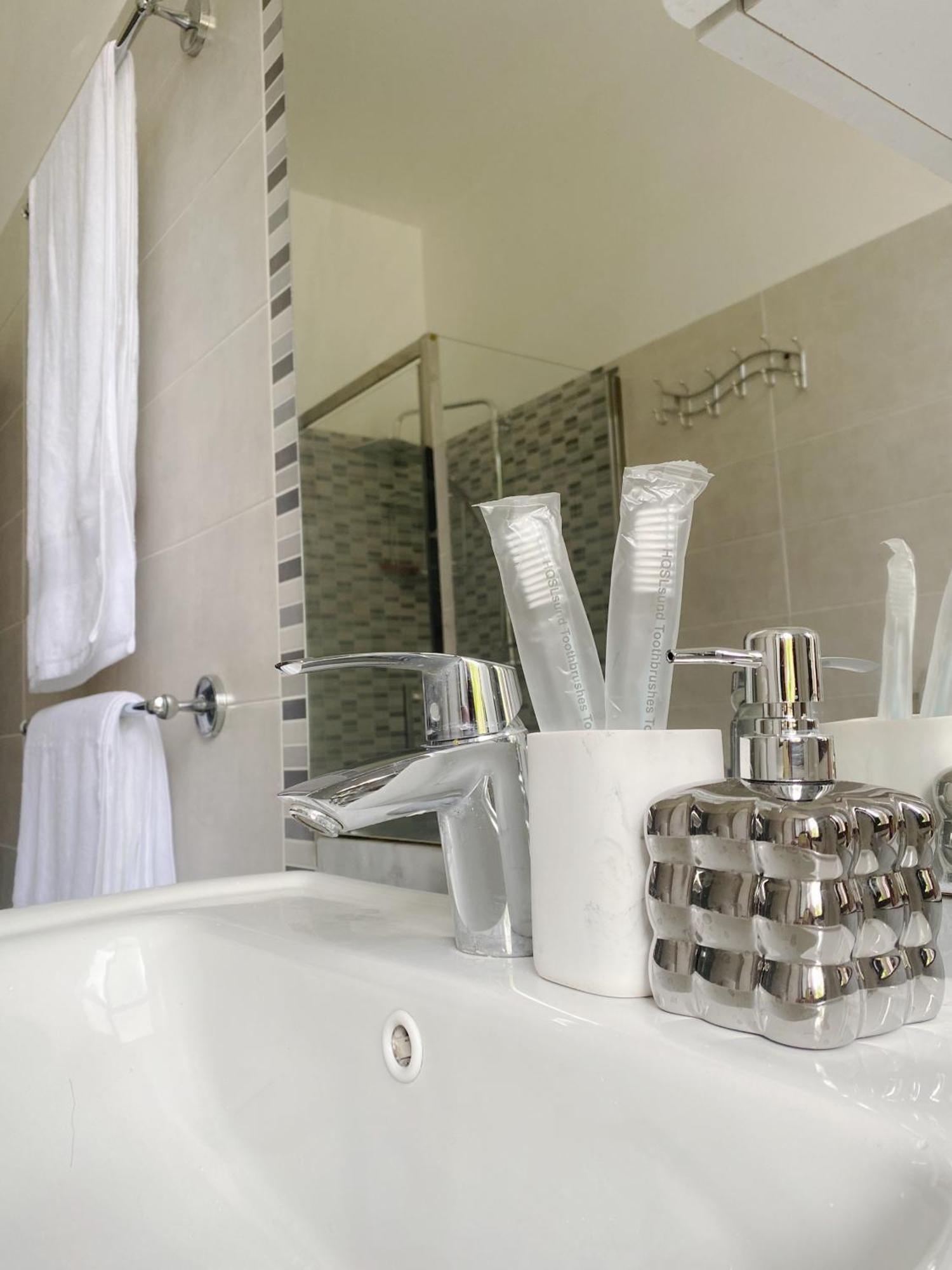 Gris Apartment: Venice ميستر المظهر الخارجي الصورة